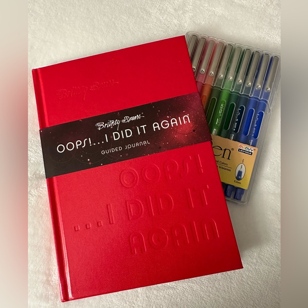 Journaling set: Britney Spears Guided Journal and Pen Set